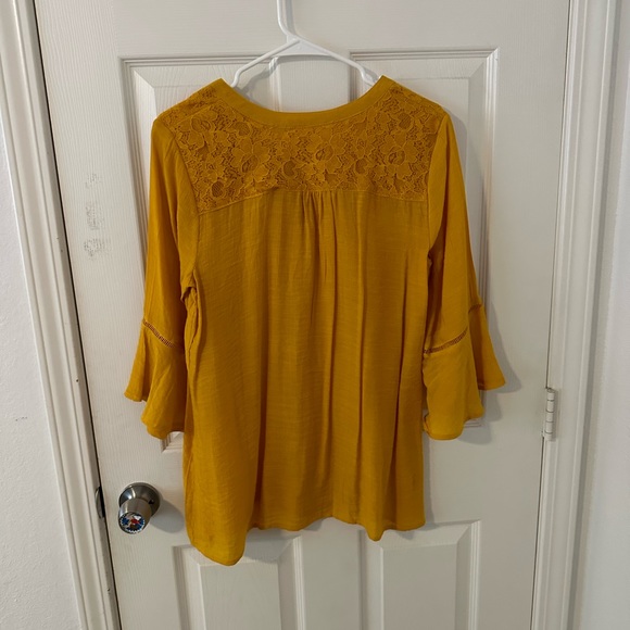 Retrology Amber Gold Blouse- Size M - Picture 3 of 4